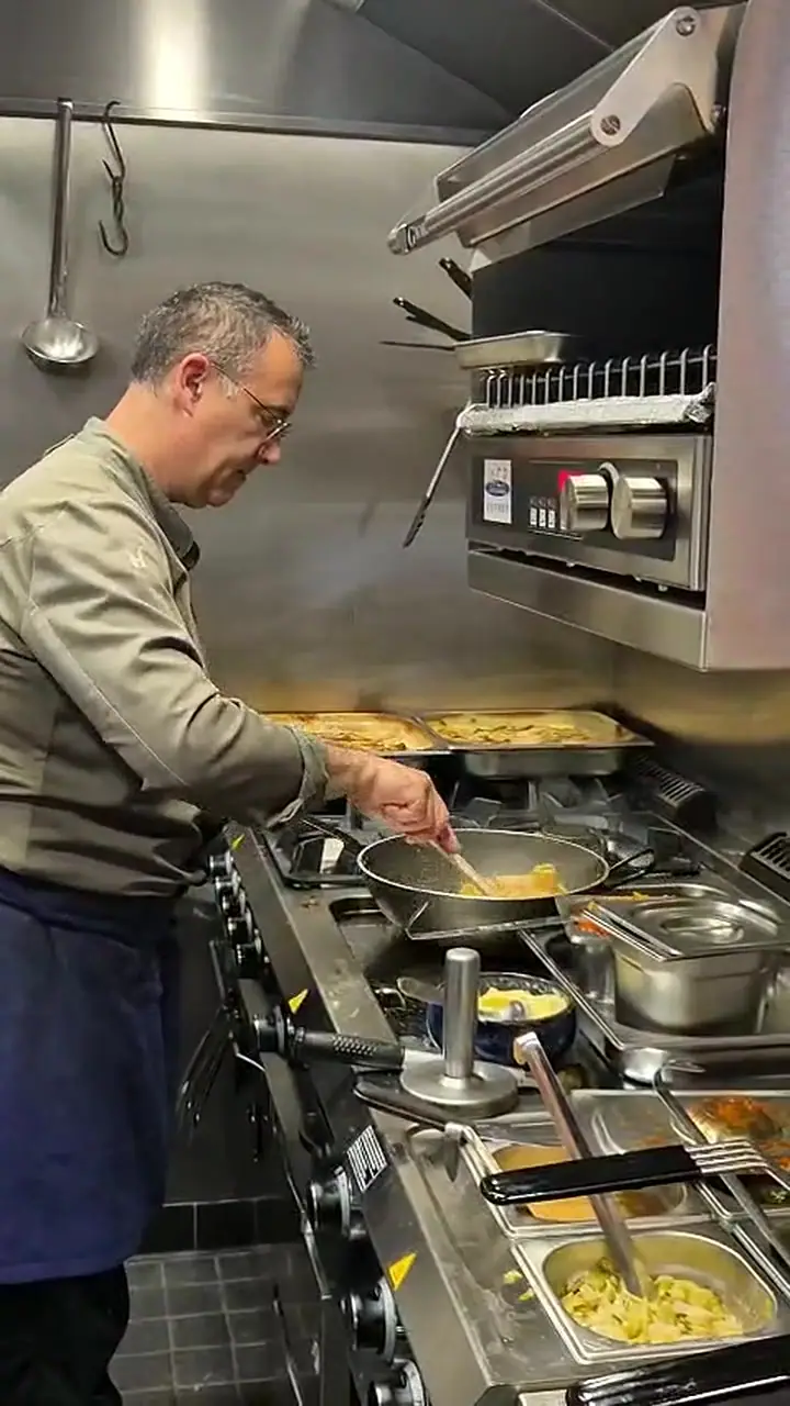 En cuisine, au piano